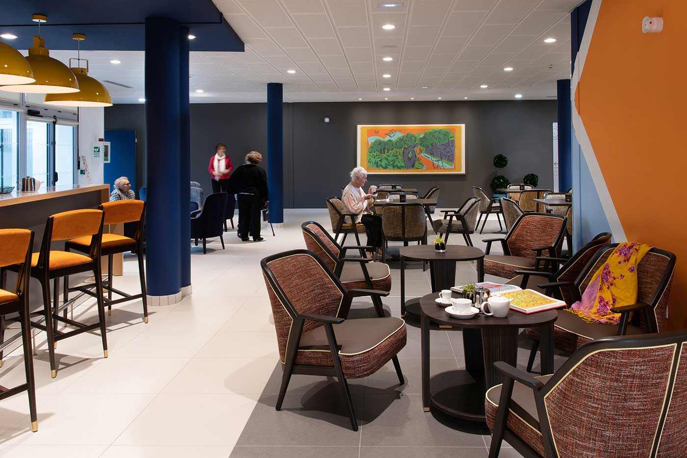 residence-senior-joue-les-tours-bar.jpg