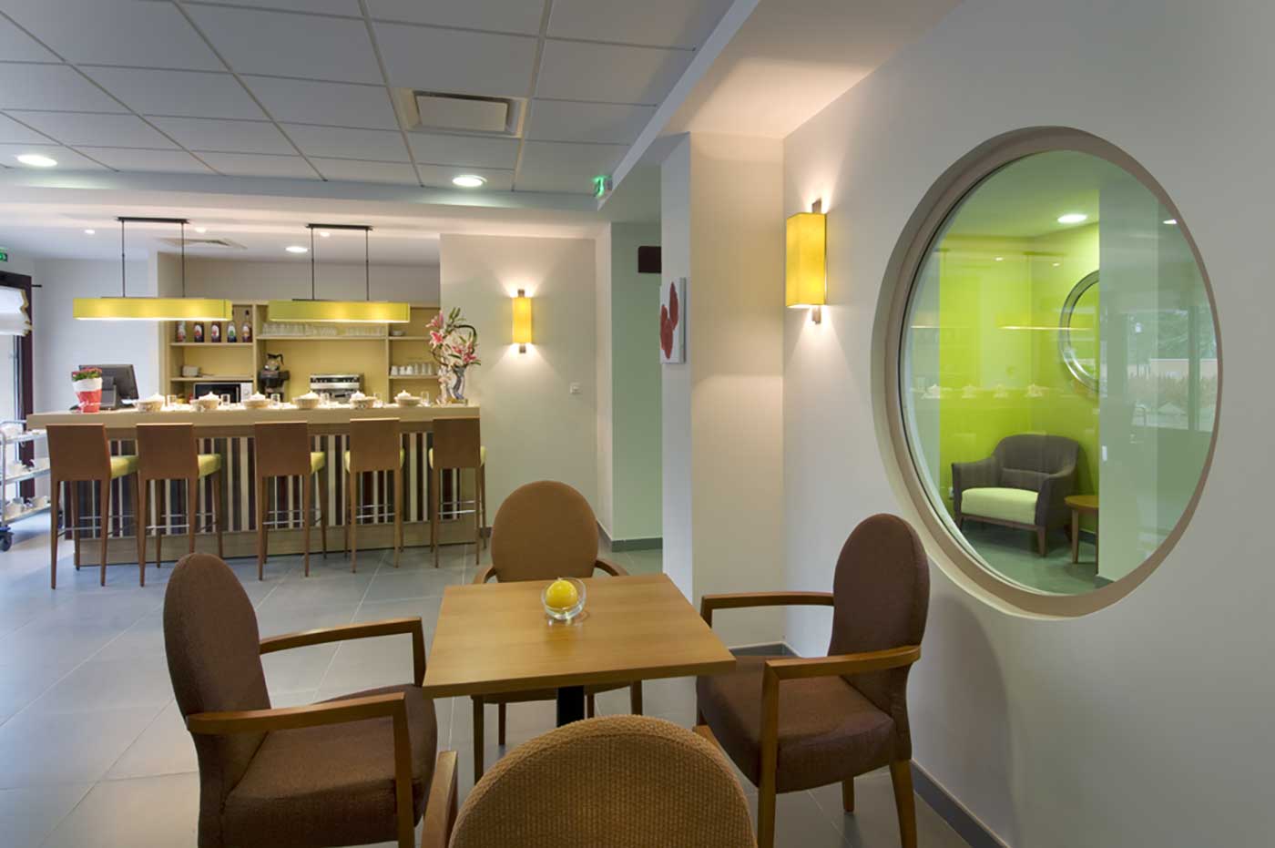 residence-senior-domitys-bar.jpg