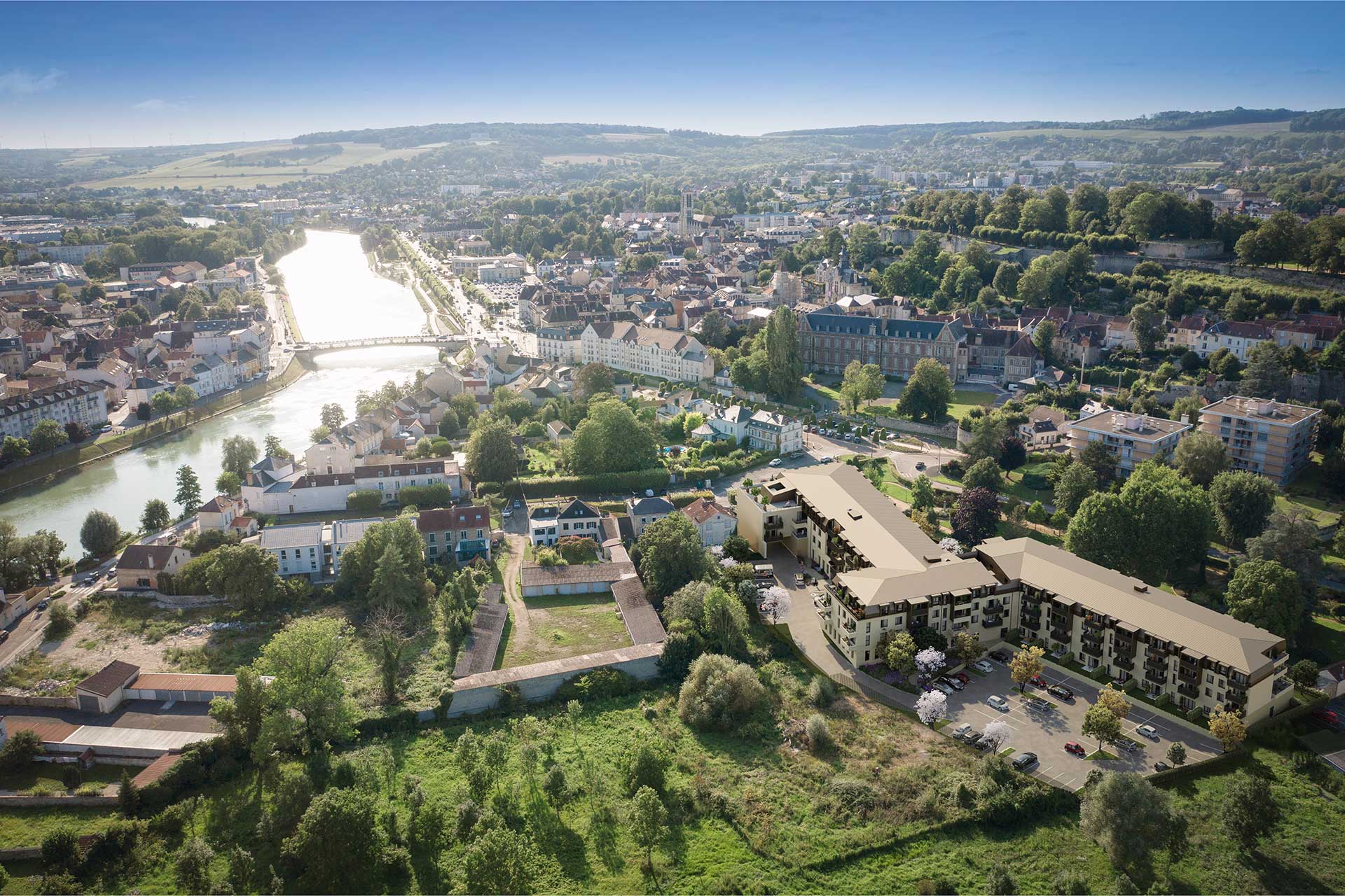 residence-senior-cahteau-thierry-vue-aerienne.jpg