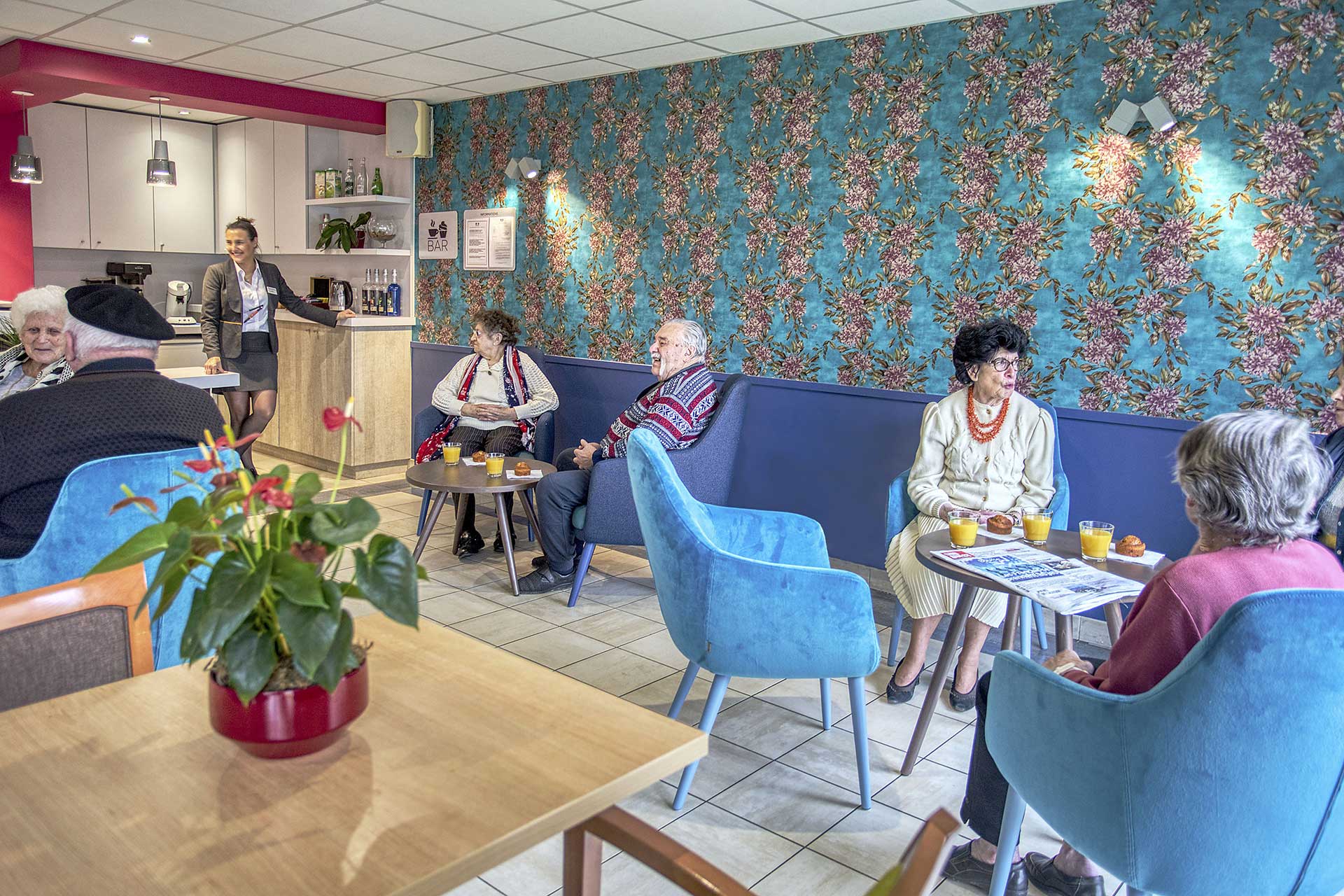 residence senior les gonds bar