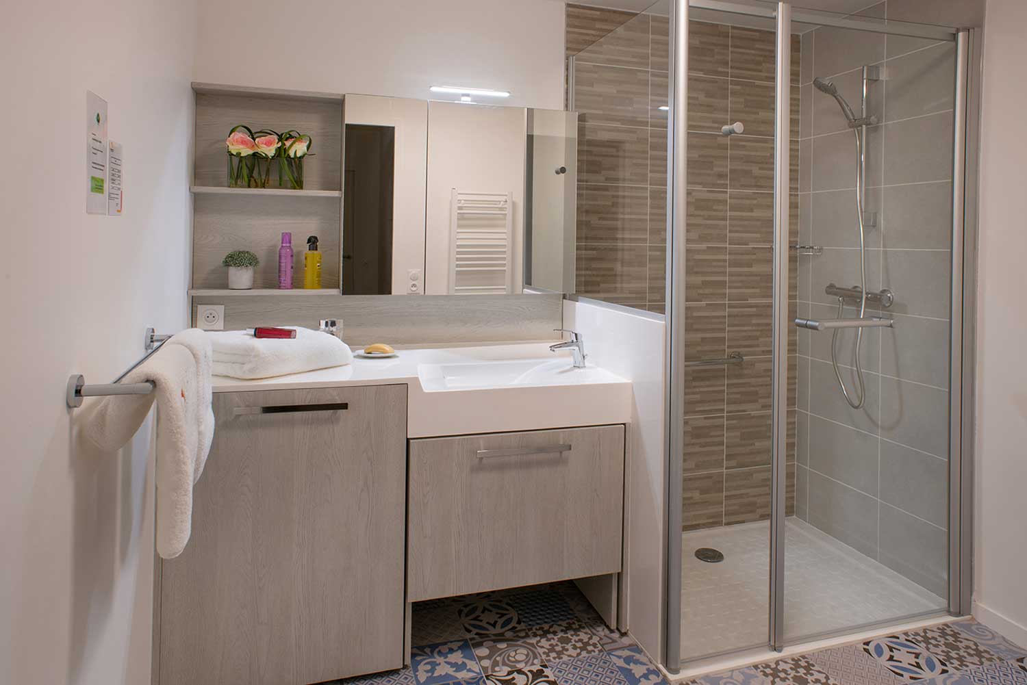 résidence senior le mans salle de bain