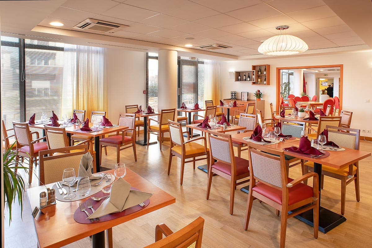 résidence senior villeneuve-le-roi restaurant