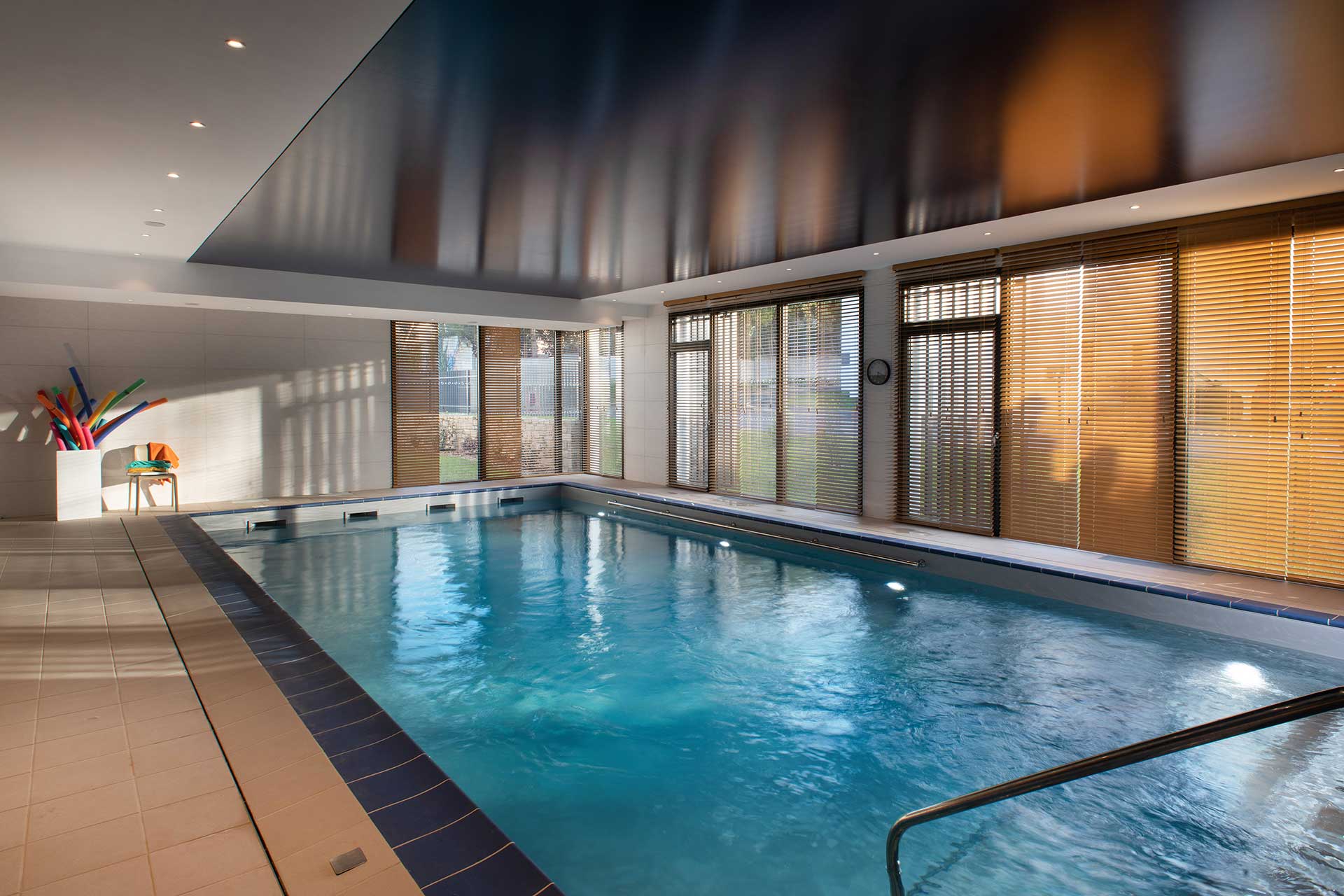 residence-senior-domitys-piscine.jpg