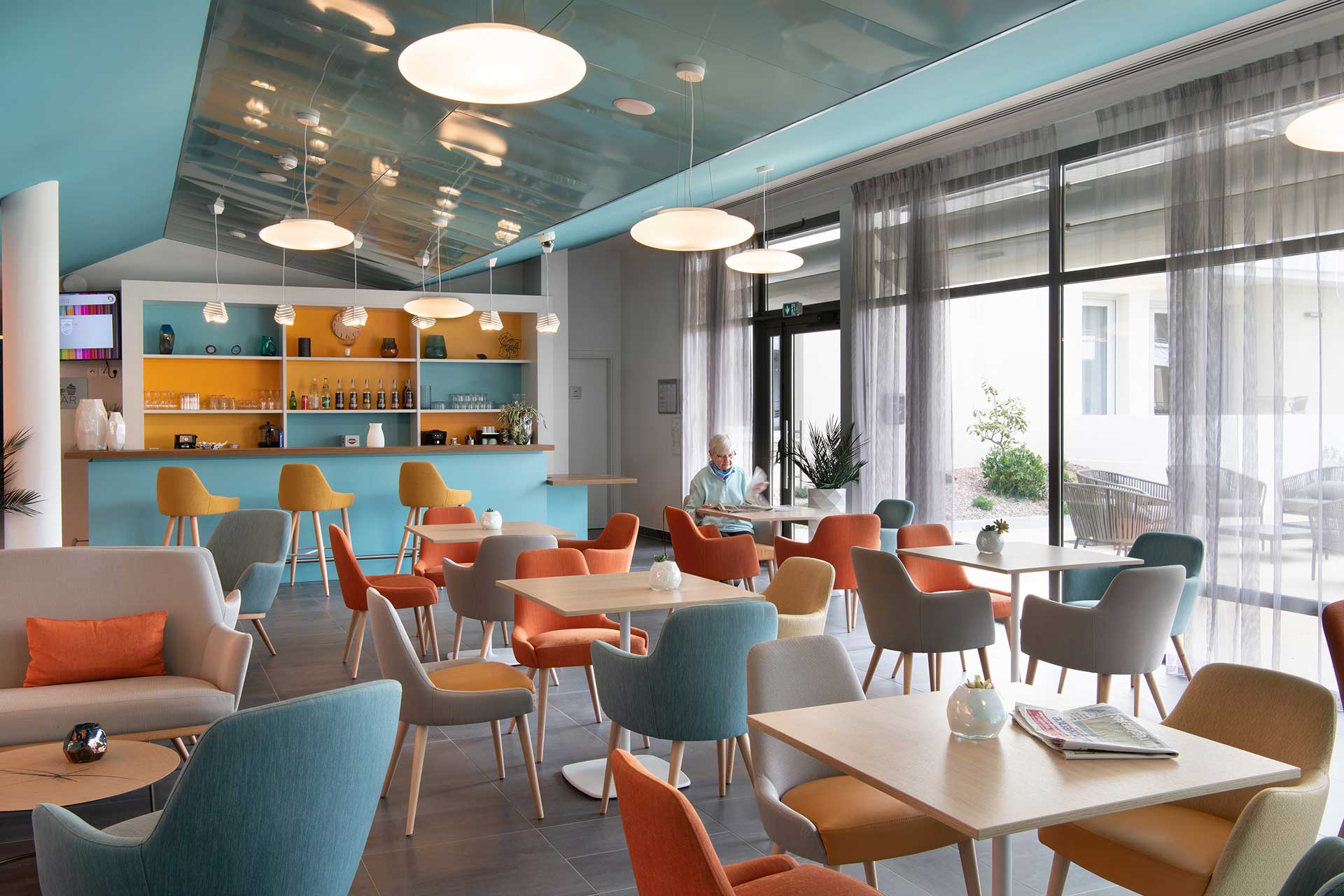 residence-senior-domitys-bar.jpg