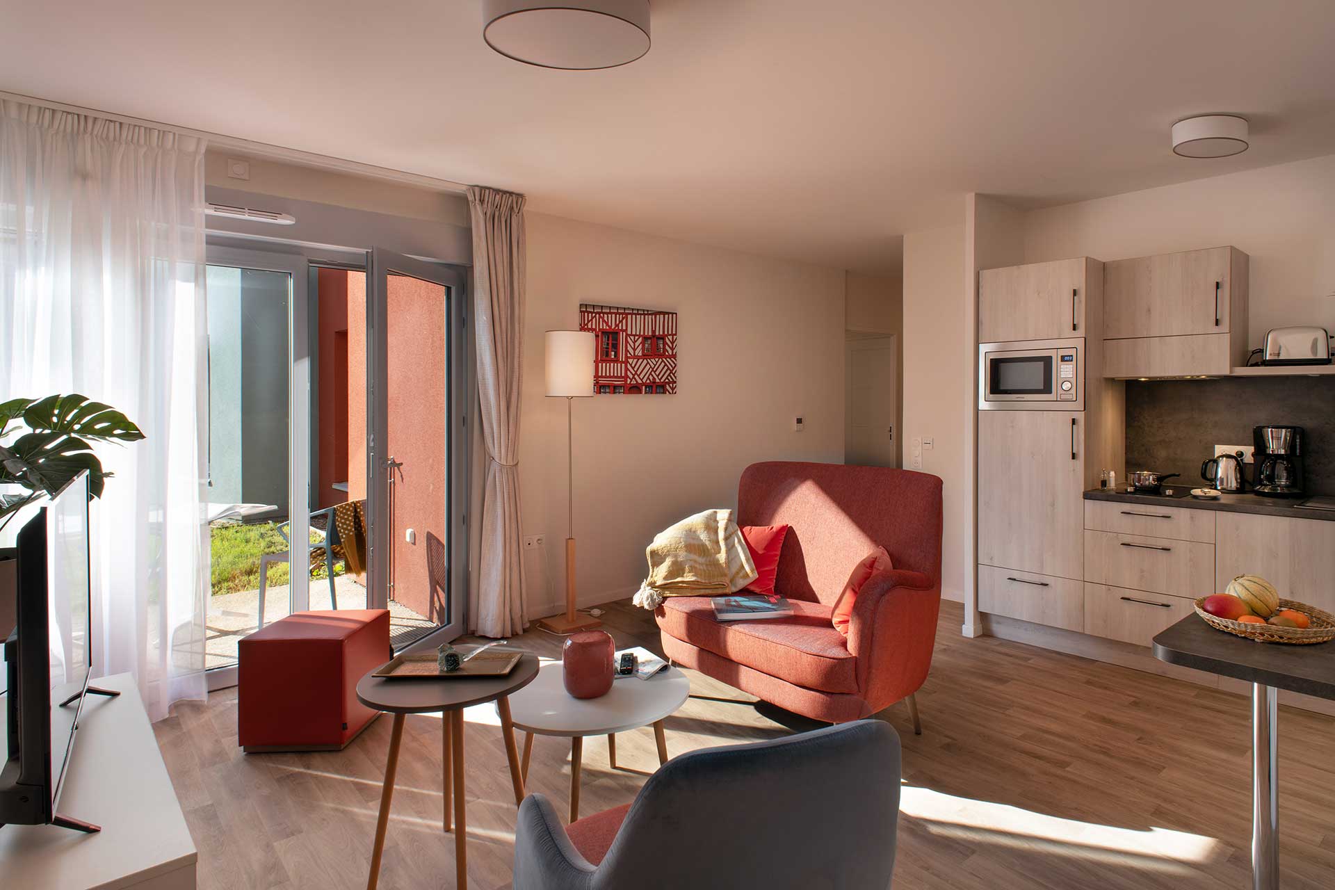 residence-senior-saint-aubin-les-elbeuf-sejour.jpg
