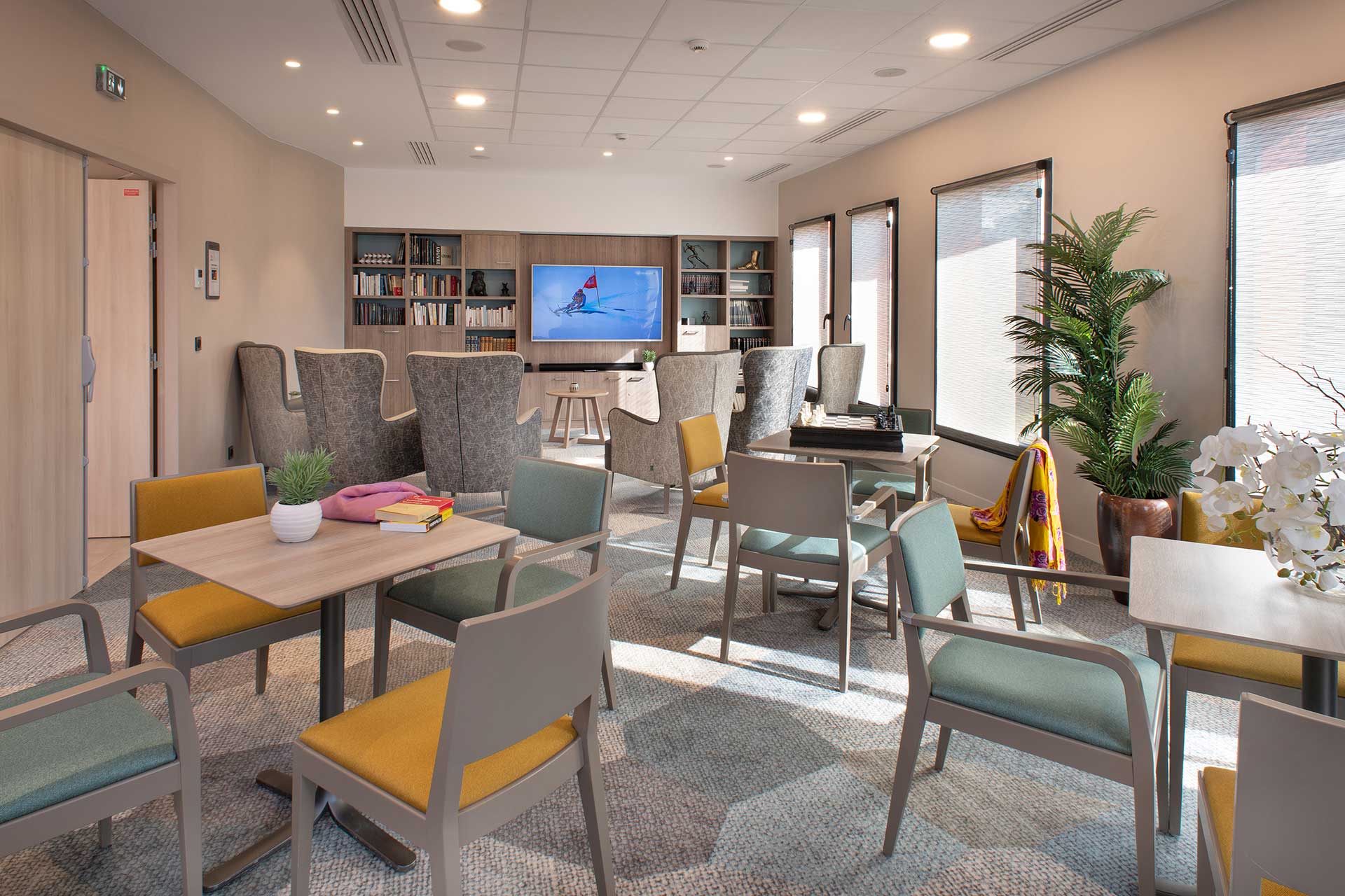 residence-senior-saint-aubin-les-elbeuf-salon.jpg