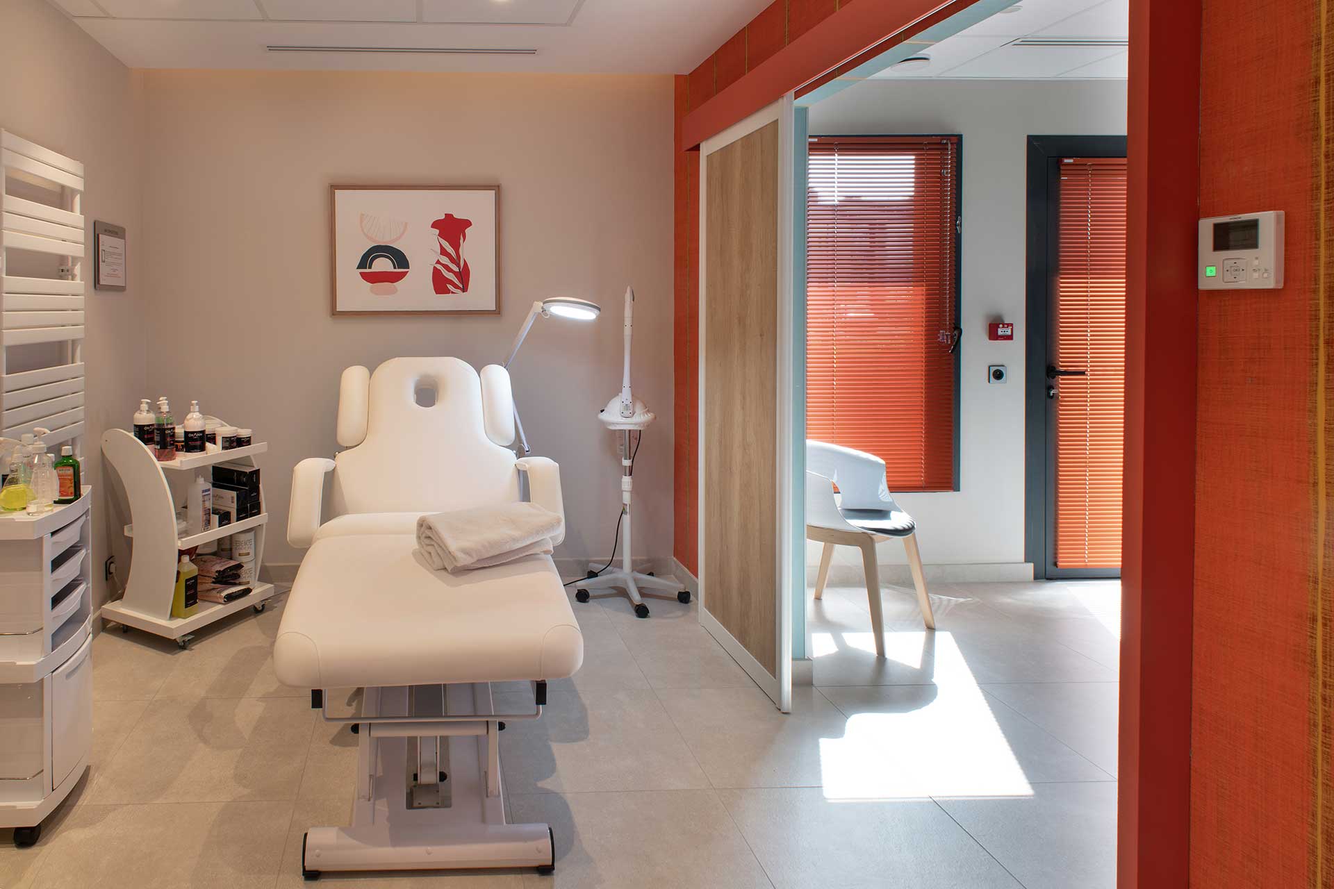 residence-senior-saint-aubin-les-elbeuf-esthetique.jpg