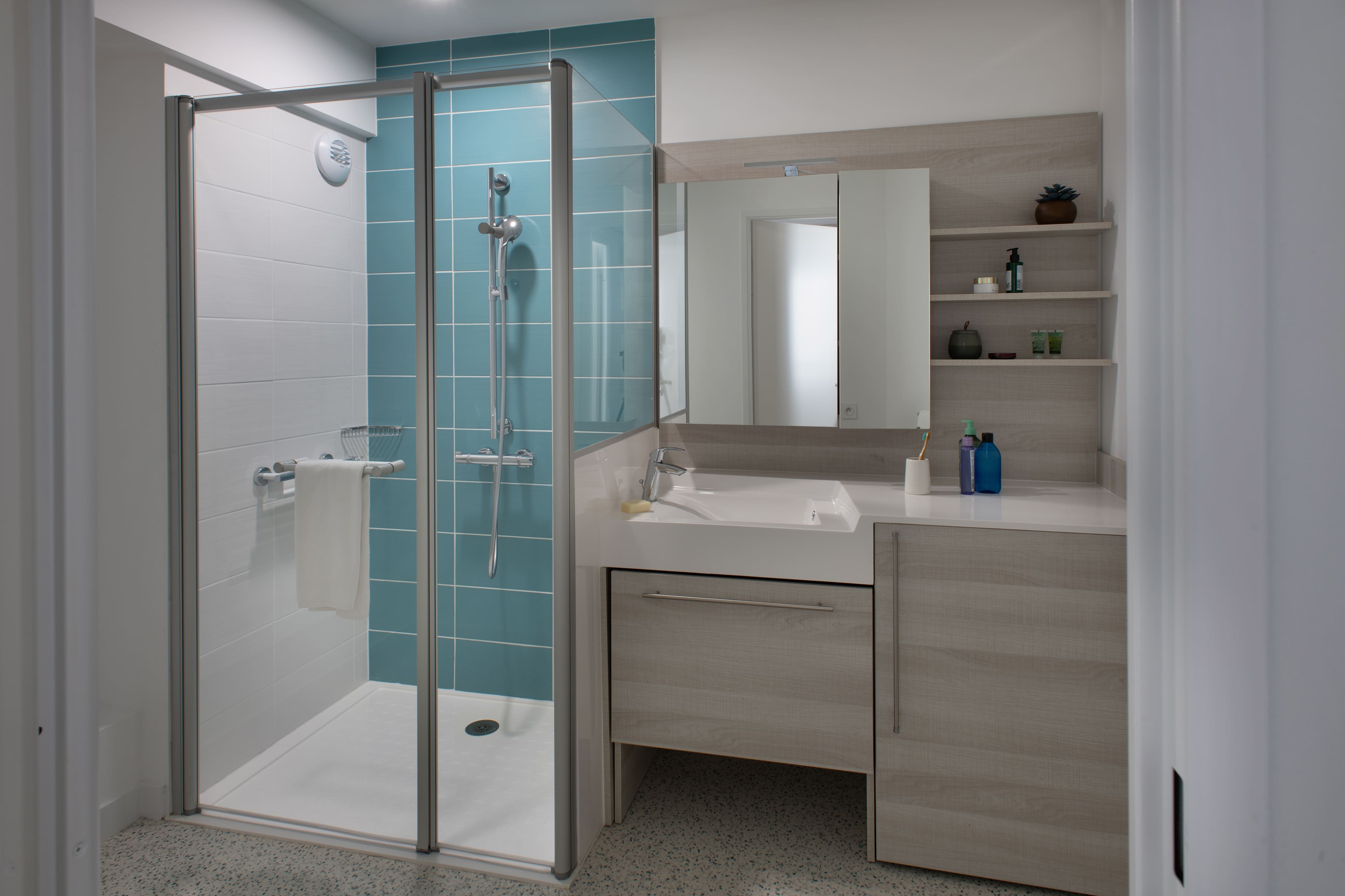 residence-senior-domitys-salle-de-bain.jpg