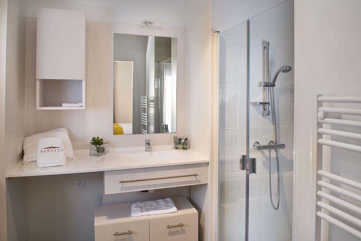 résidence senior saint-cyprien salle de bain