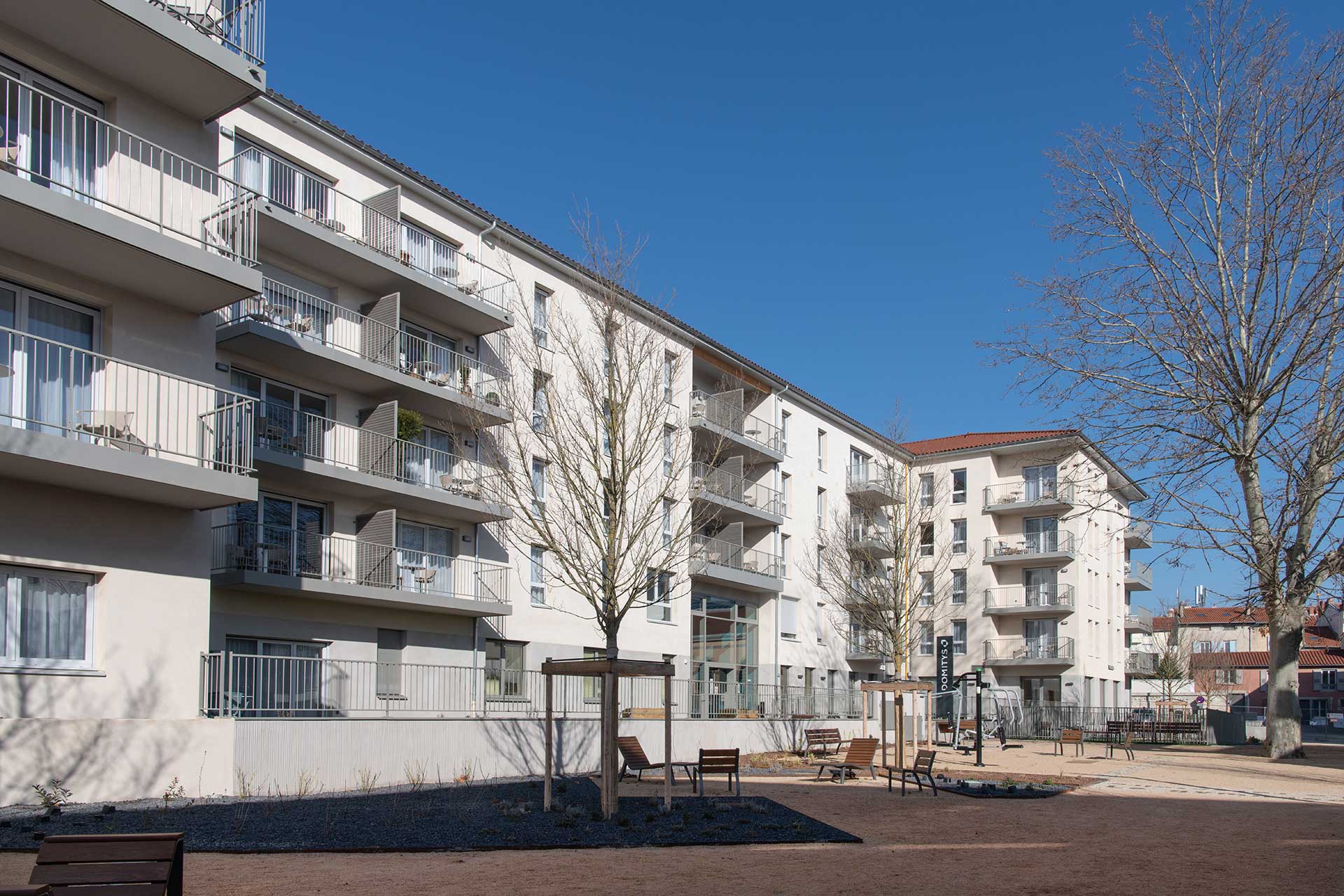residence-senior-le-puy-en-velay-exterieur.jpg
