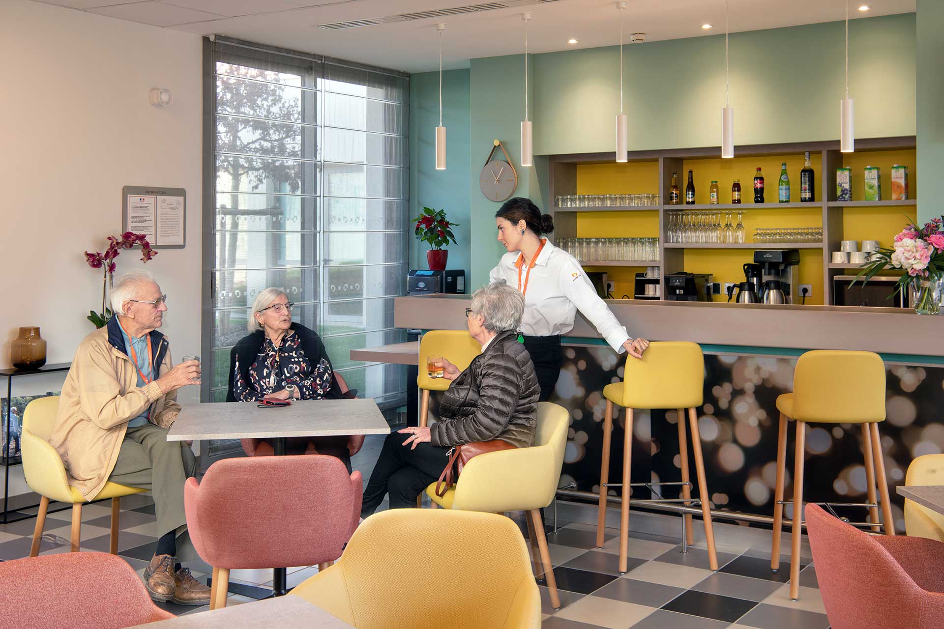 residence-senior-le-puy-en-velay-bar.jpg