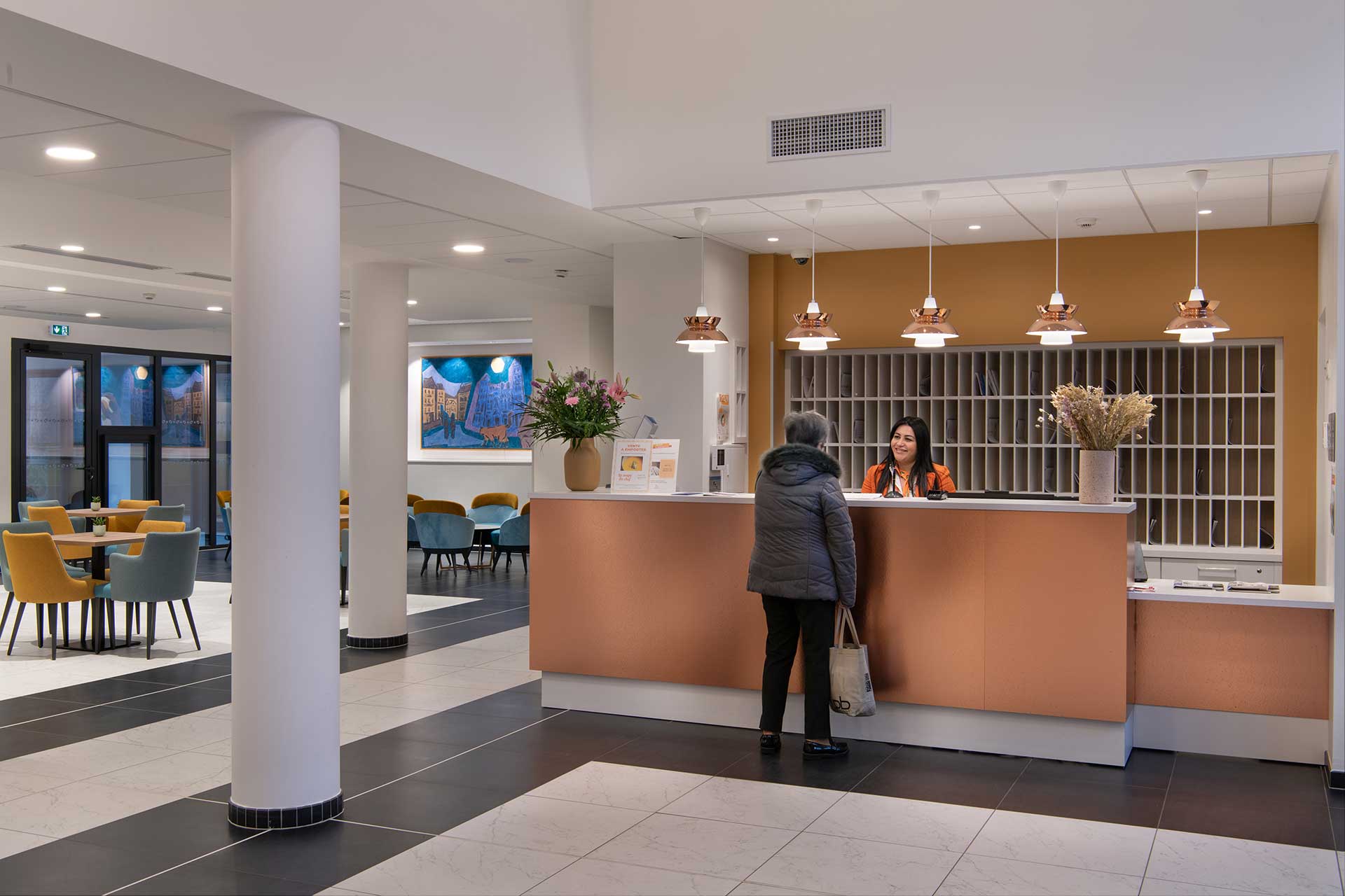 residence-senior-domitys-accueil.jpg