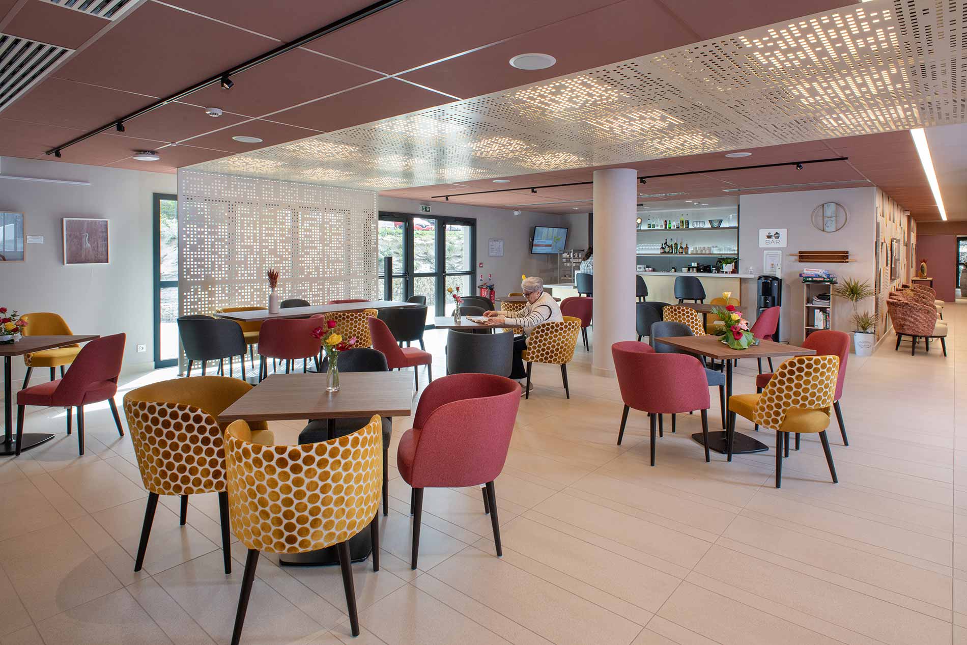 residence-senior-quimper-bar.jpg