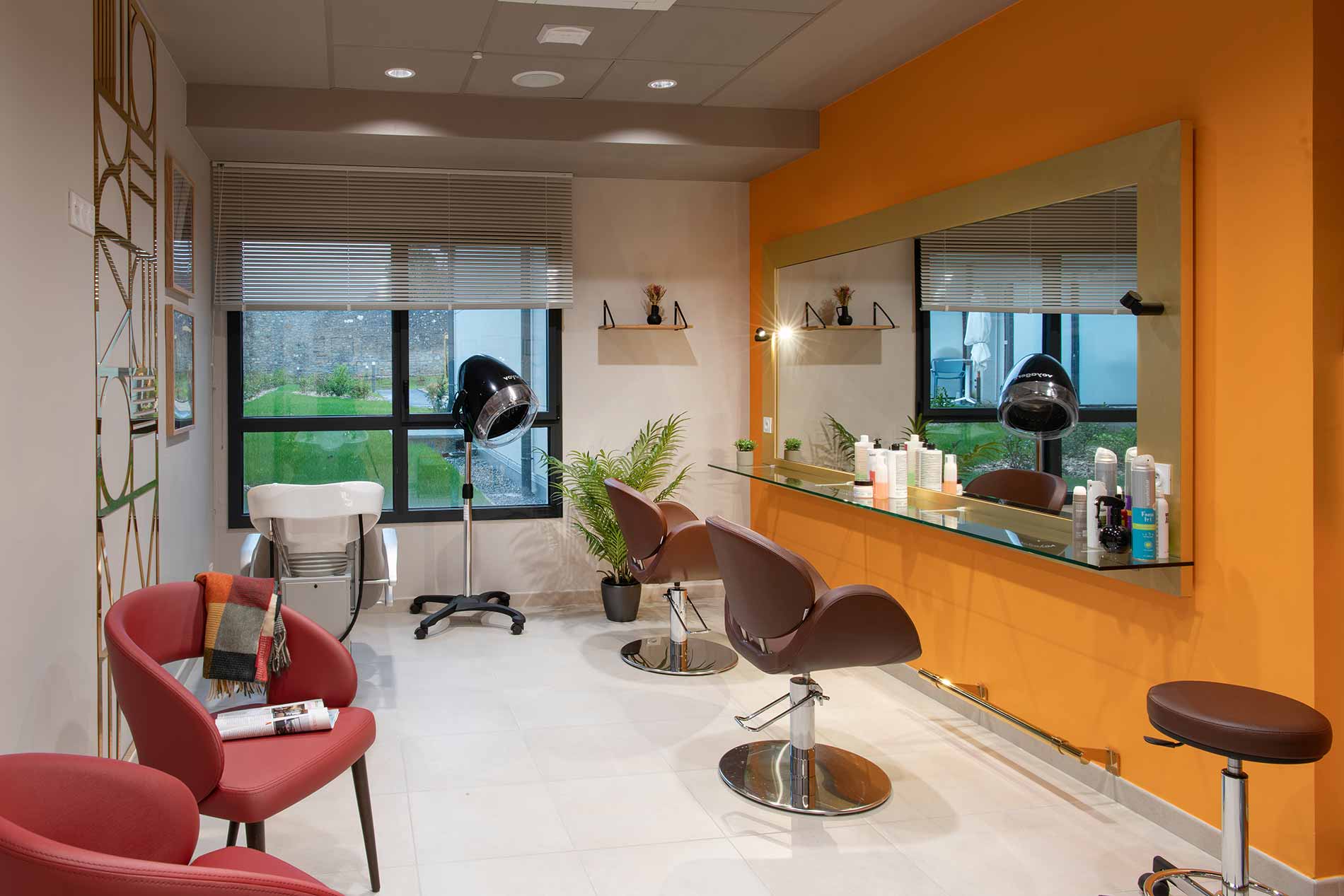 residence-senior-quimper-coiffeur.jpg