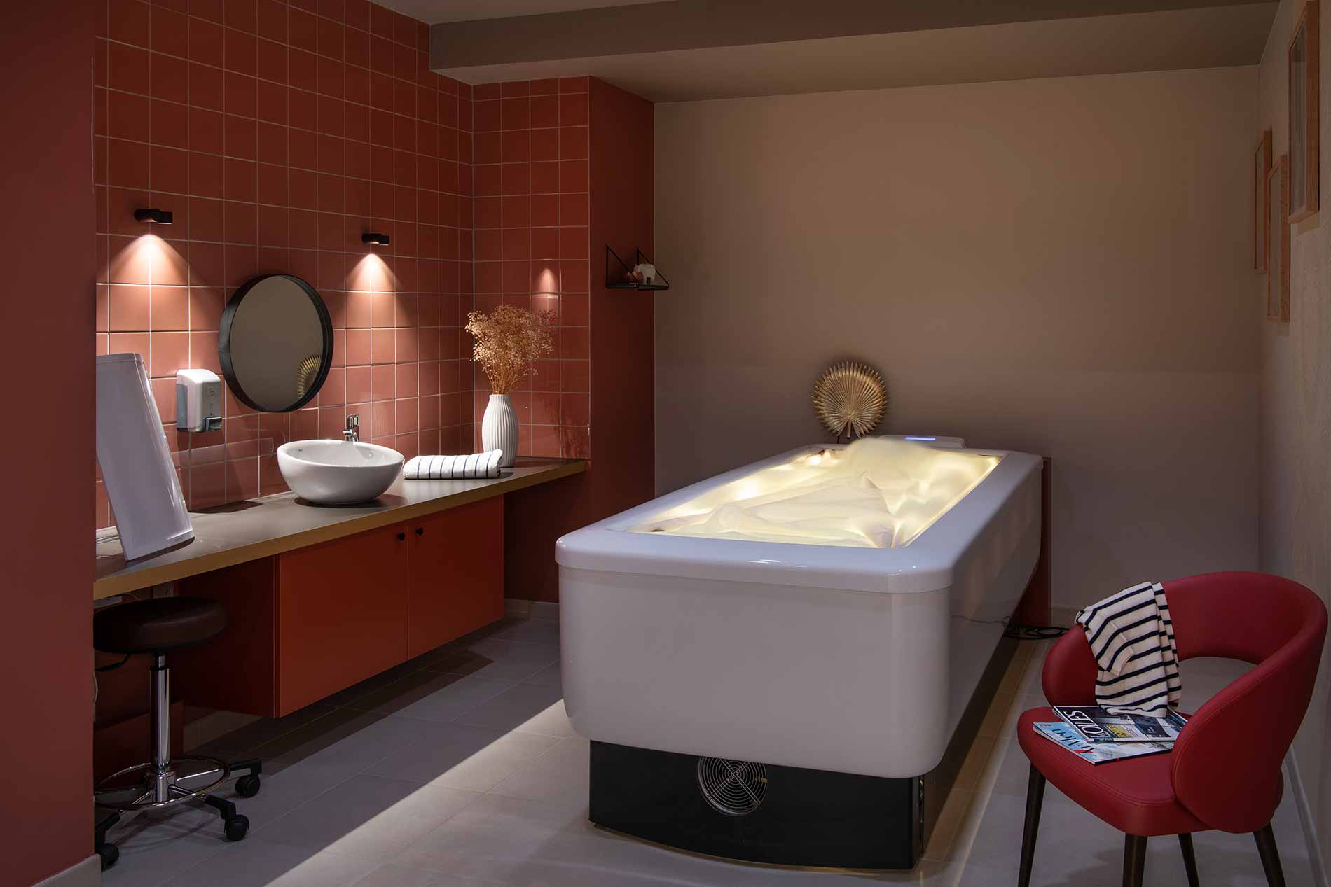 residence-senior-quimper-lit-hydromassant.jpg