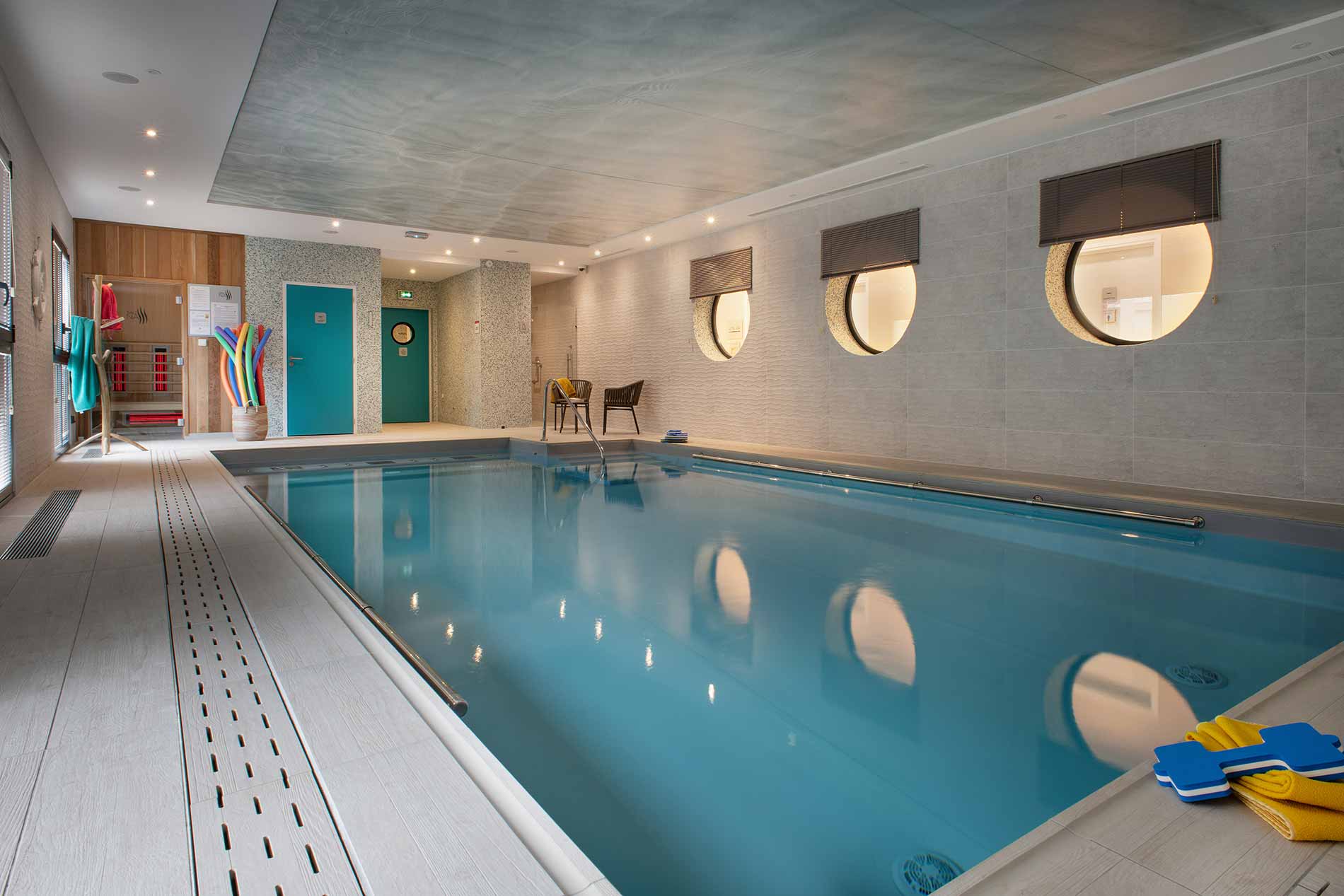 residence-senior-cherbourg-piscine.jpg