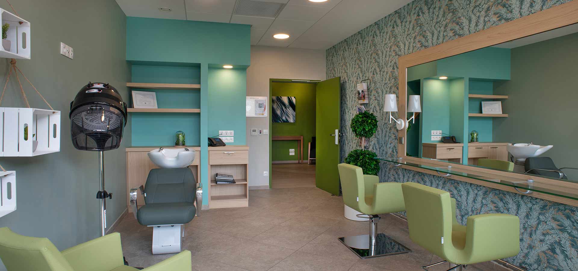 residence-senior-abbeville-coiffeur.jpg