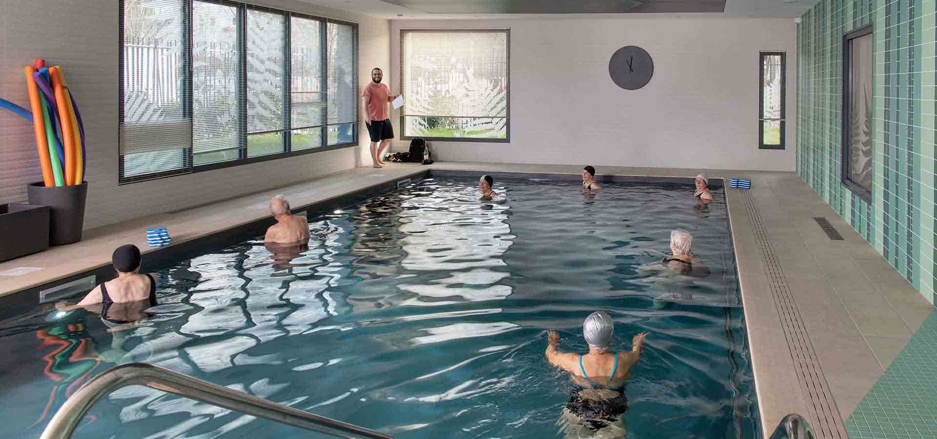 residence-senior-angers-piscine