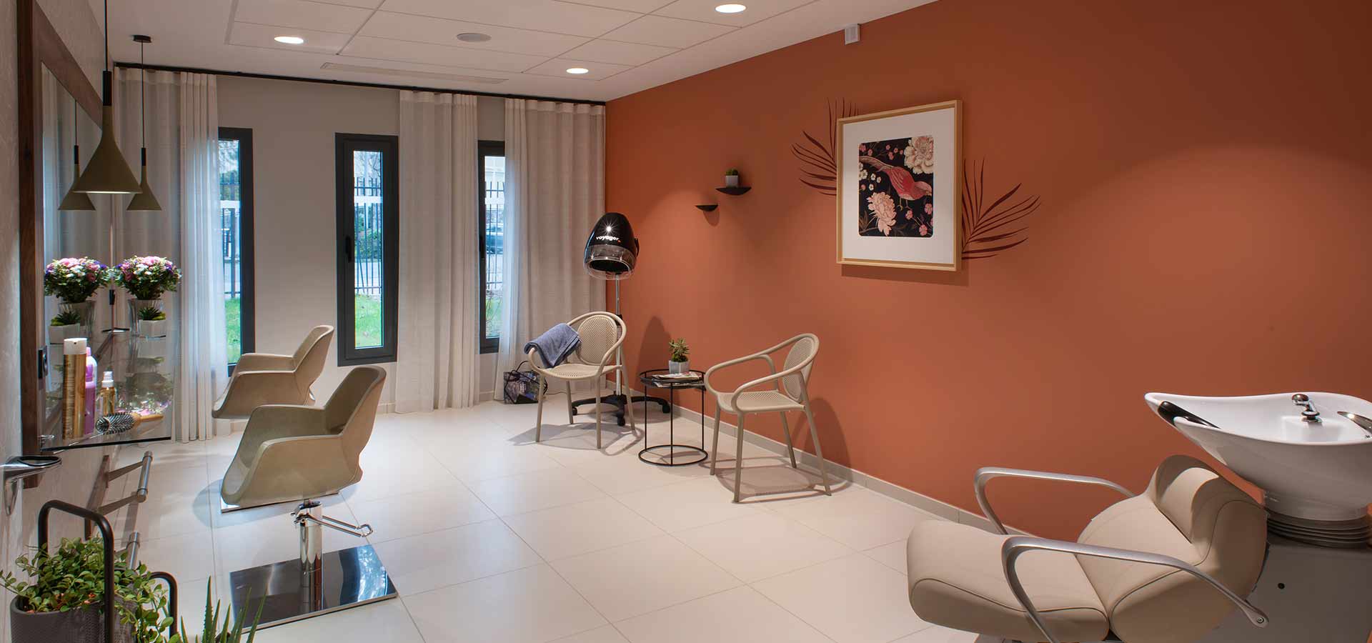 residence-senior-angers-coiffeur