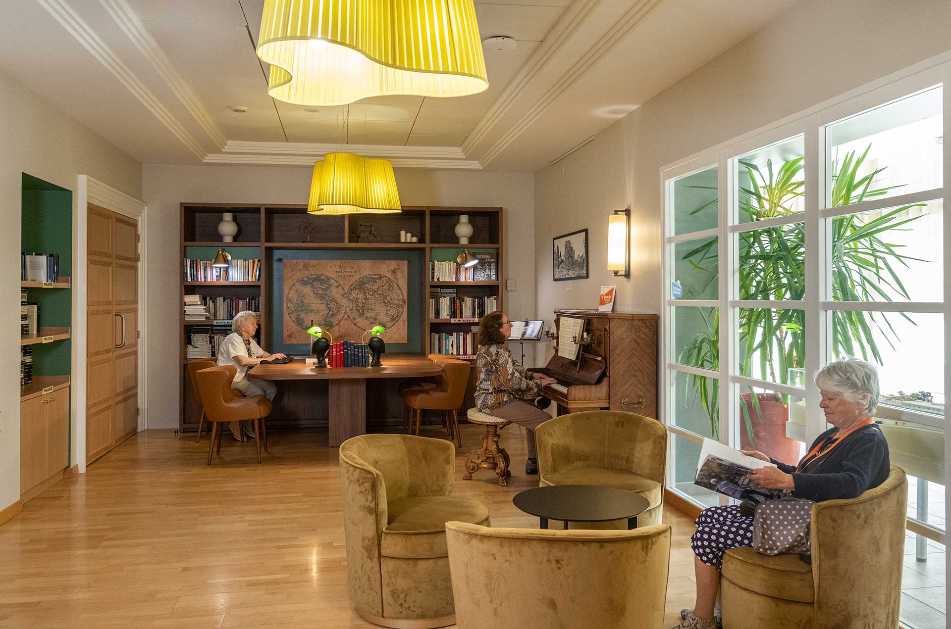 residence-senior-domitys-salon.jpg
