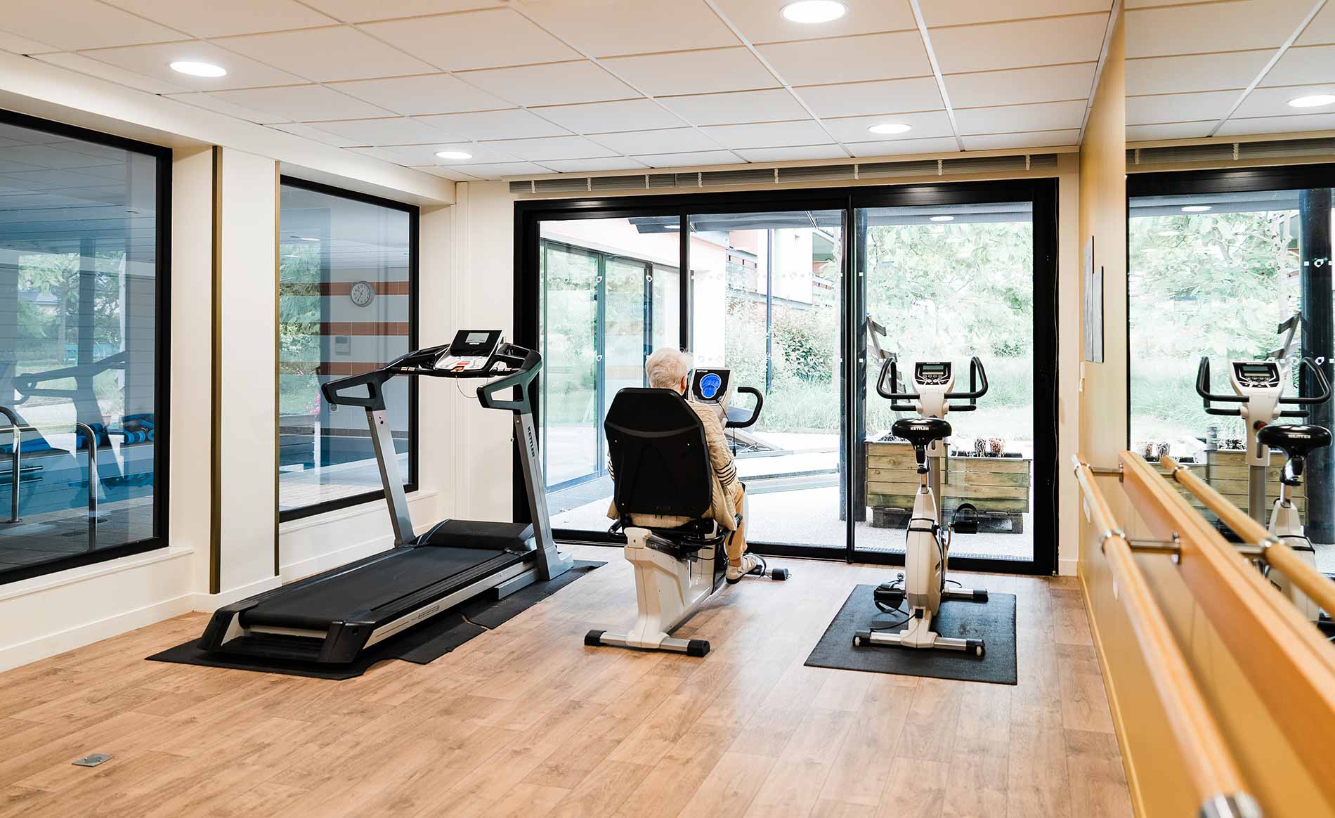 residence-senior-acheres-fitness.jpg