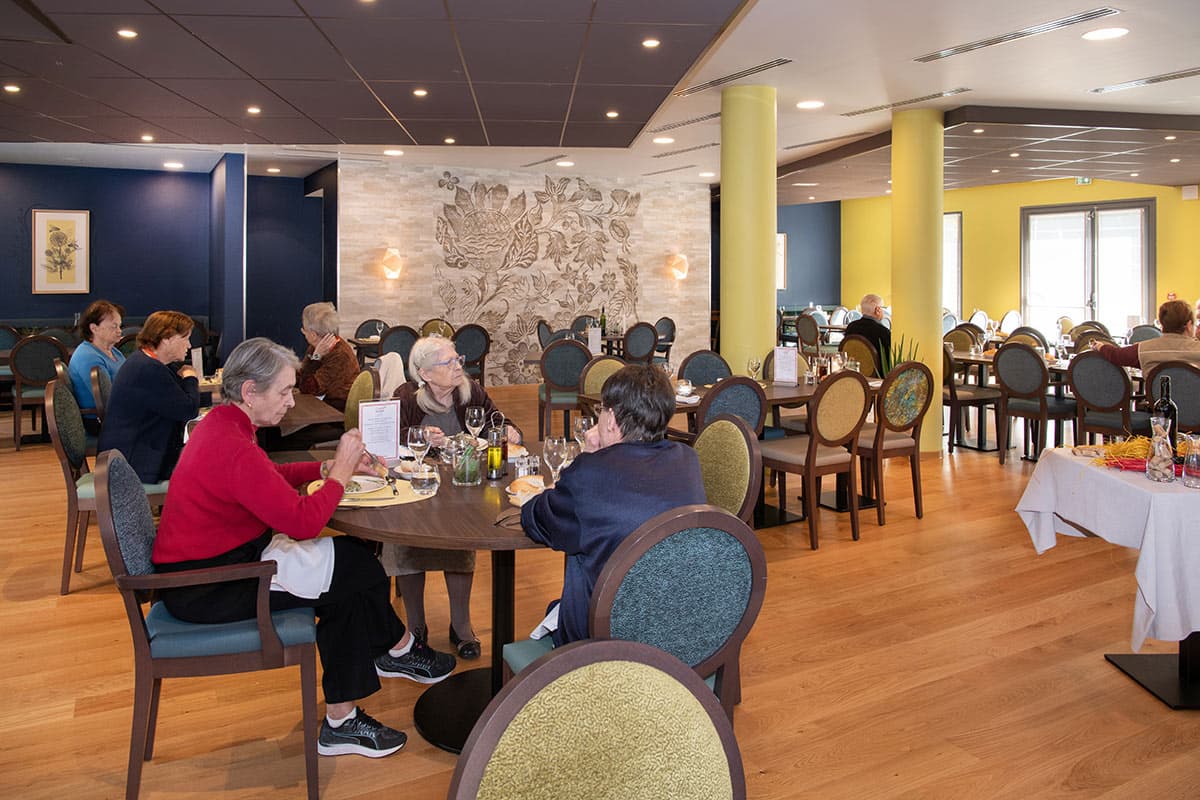 résidence senior saint-quentin restaurant