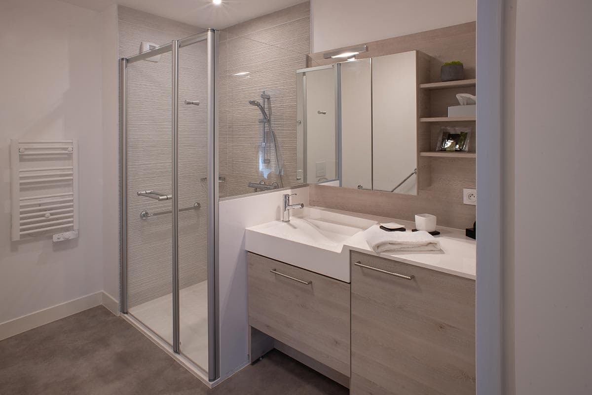 résidence senior les sables d'olonne salle de bain