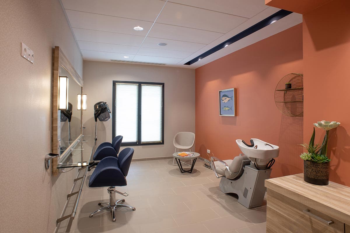 résidence senior dives sur mer coiffeur