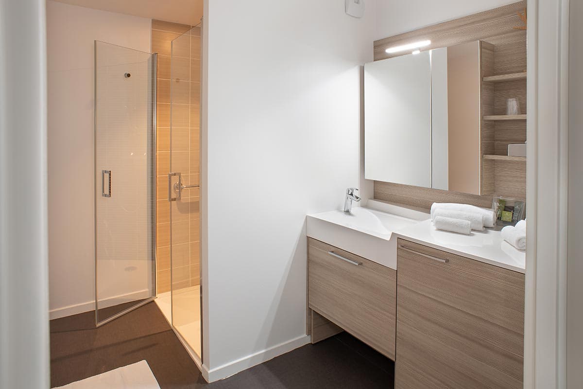 résidence senior moulins les metz salle de bain