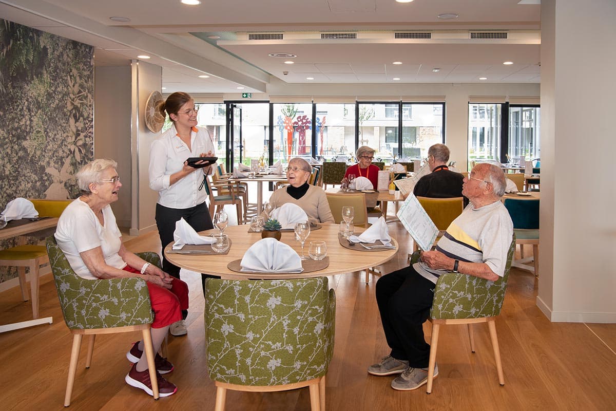 résidence senior lesquin restaurant